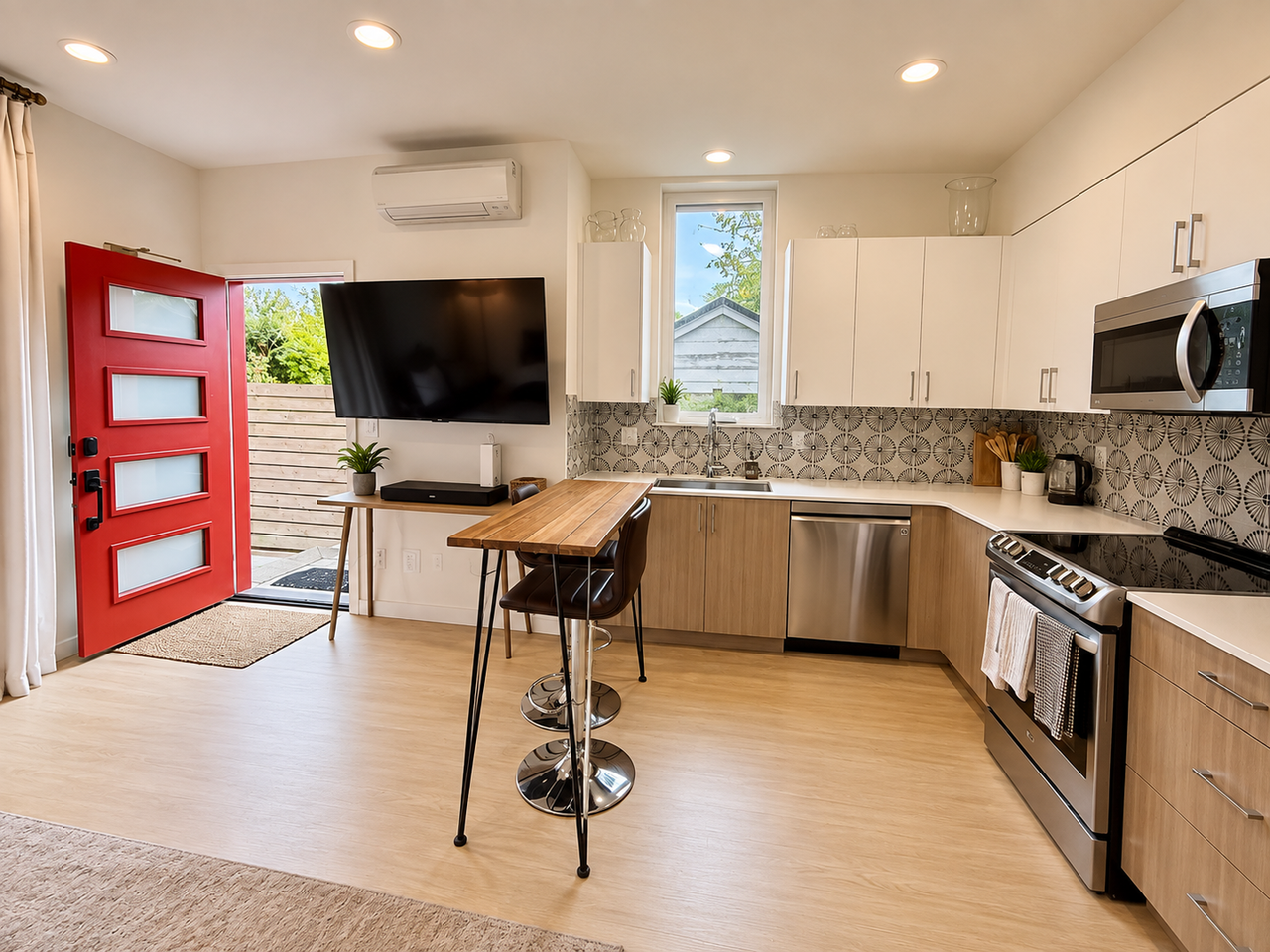 8319A 14th Ave Nw - Photo 4 of 17
