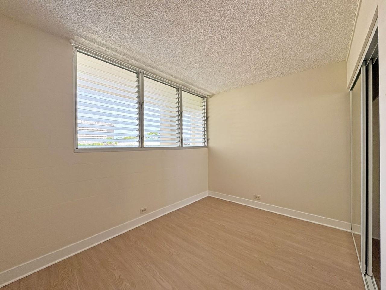 949 Ala Nanala St #304 - Photo 7 of 21