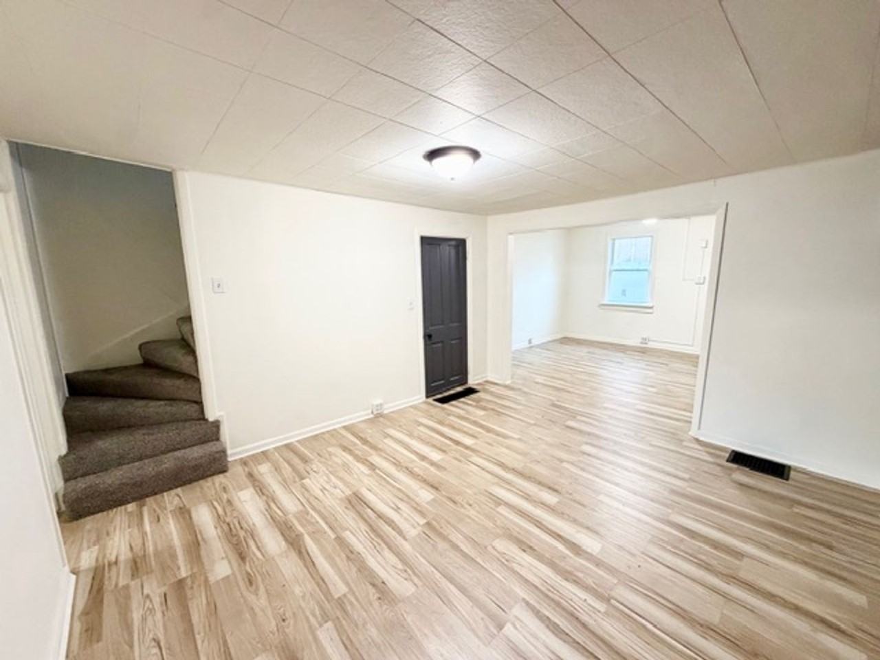 231 Lincoln St - Photo 2 of 16