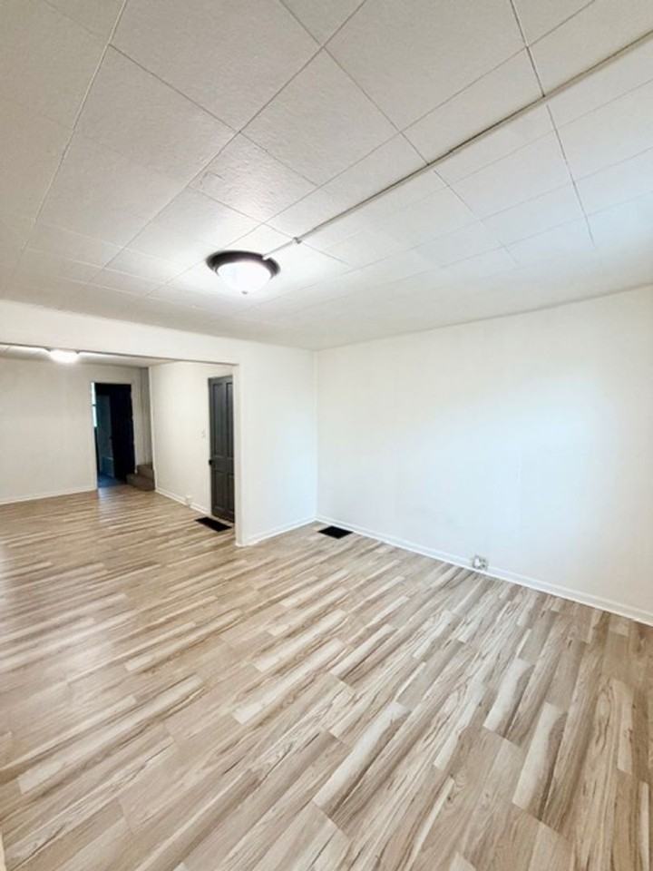 231 Lincoln St - Photo 4 of 16