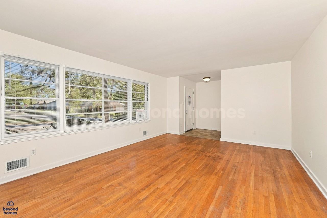300 Ridgewood Ave - Photo 4 of 31