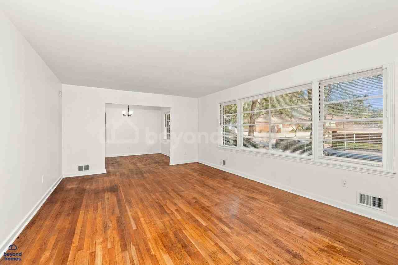 300 Ridgewood Ave - Photo 7 of 31