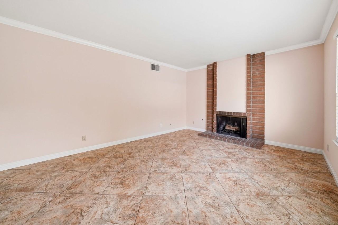 23241 Redbud Ridge Cir - Photo 3 of 27