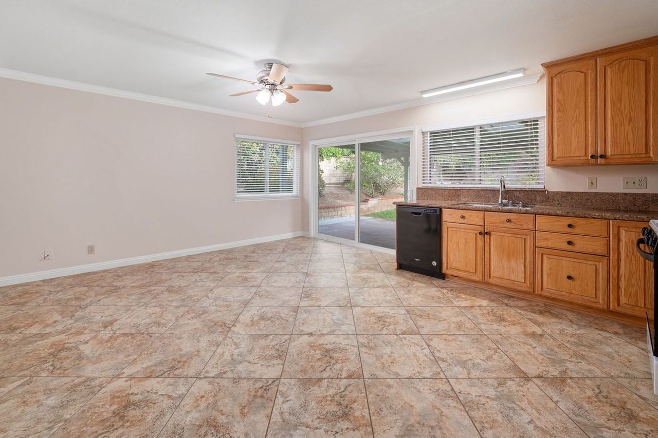 23241 Redbud Ridge Cir - Photo 7 of 27