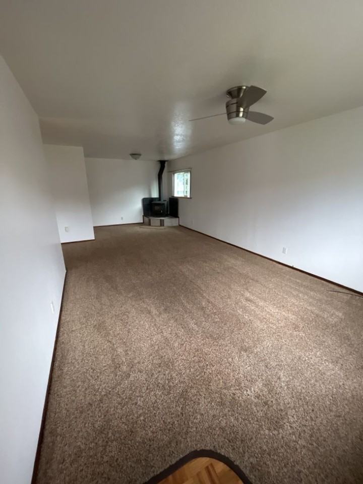 2347 Bayview Ln - Photo 2 of 15