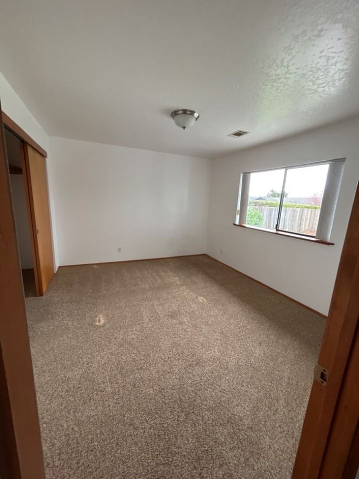 2347 Bayview Ln - Photo 6 of 15