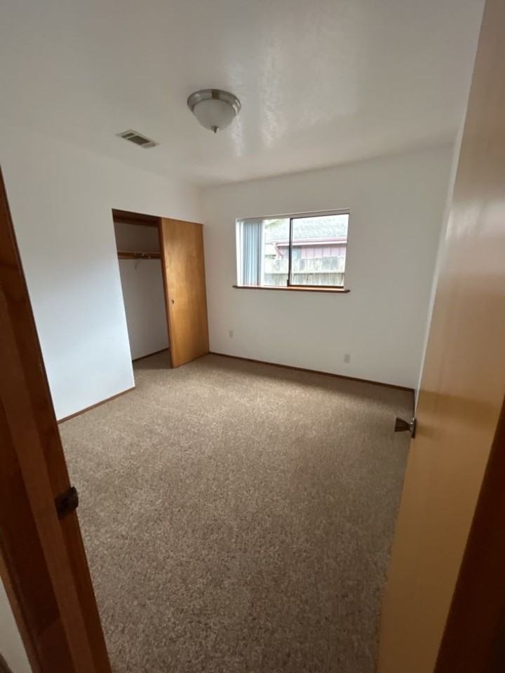 2347 Bayview Ln - Photo 7 of 15