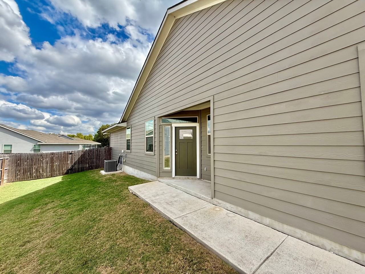 112 Joseph Cir - Photo 3 of 22