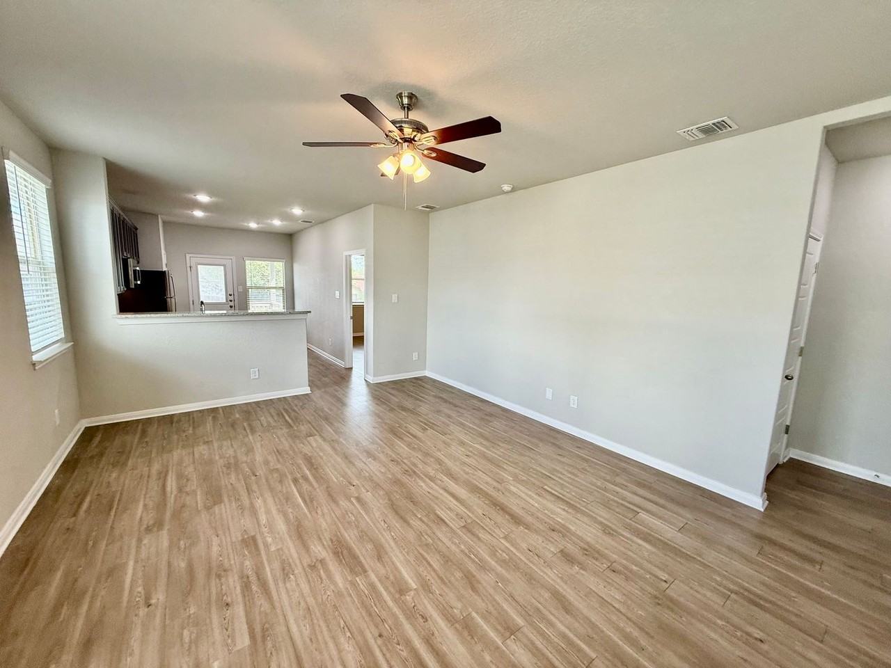 112 Joseph Cir - Photo 4 of 22