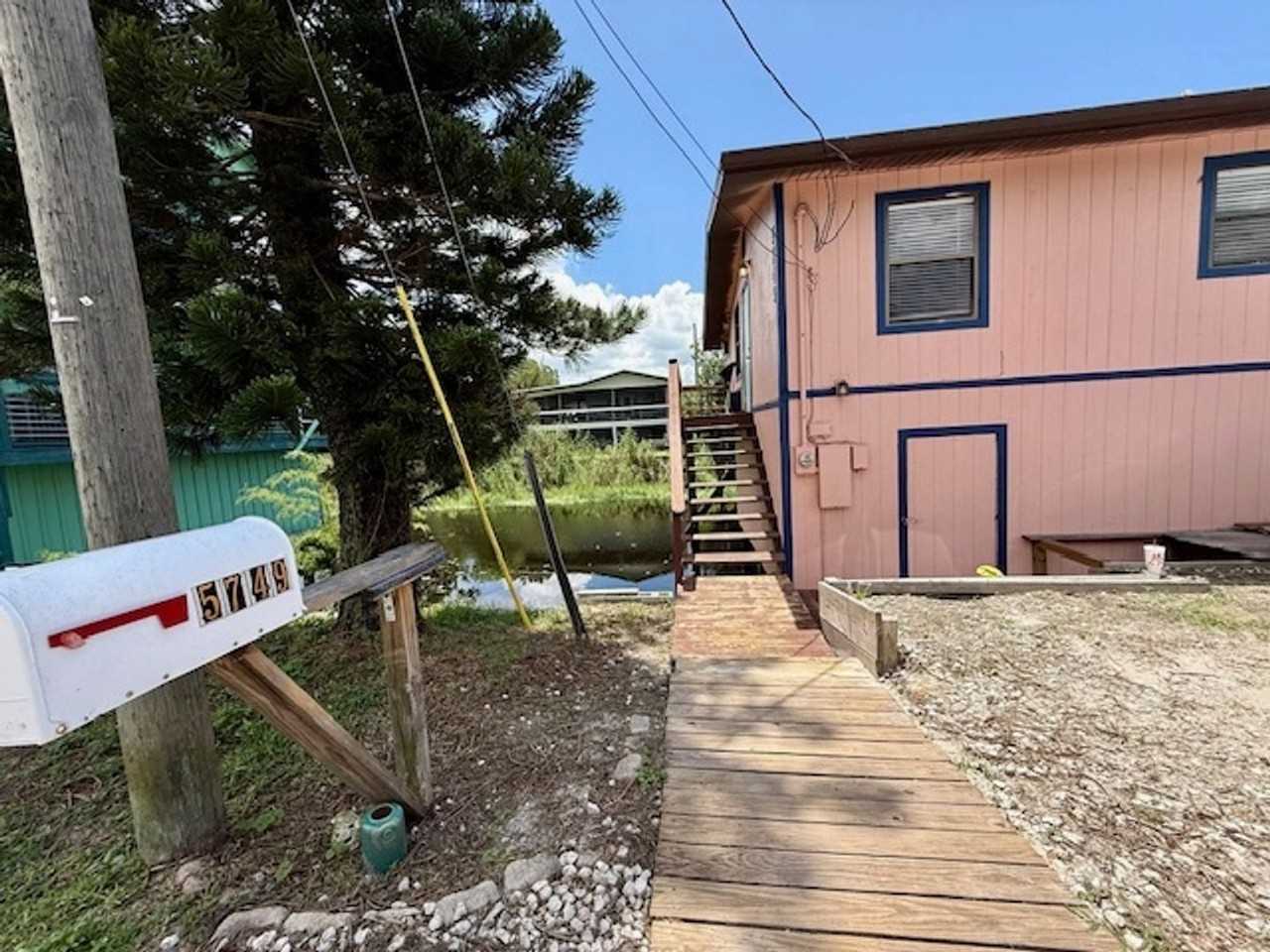 5749 Lake Poinsett Rd - Photo 2 of 50