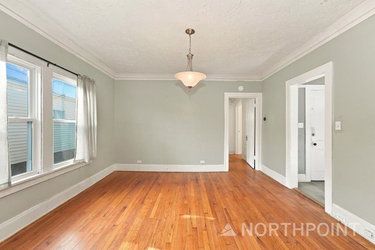 2195 Edgewood Rd - Photo 4 of 10