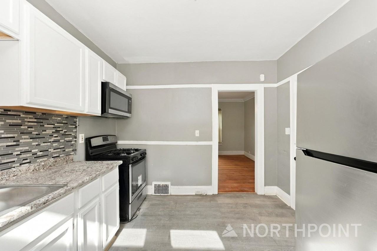 2195 Edgewood Rd - Photo 5 of 10