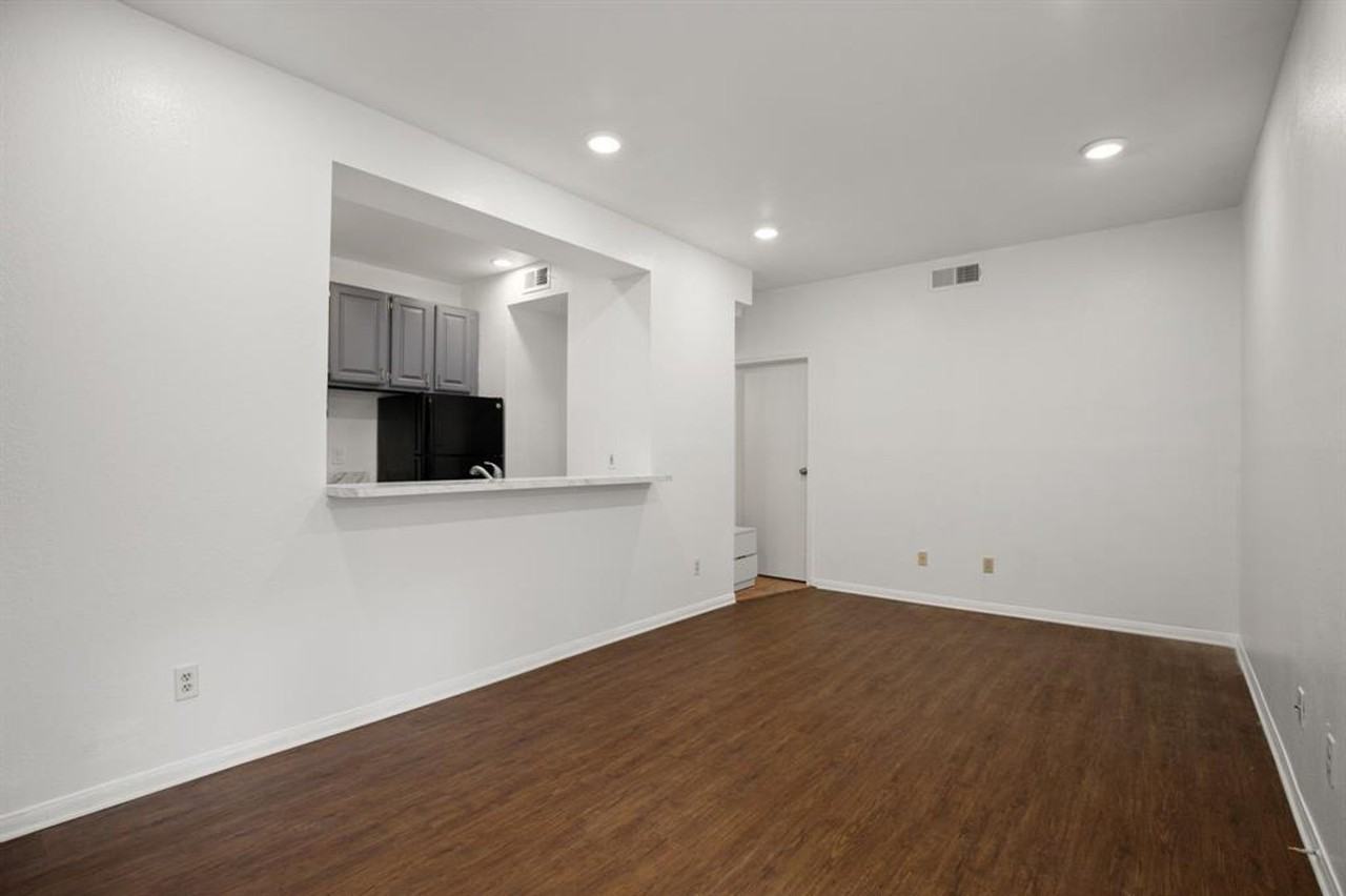 2217 San Gabriel St #304 - Photo 2 of 13