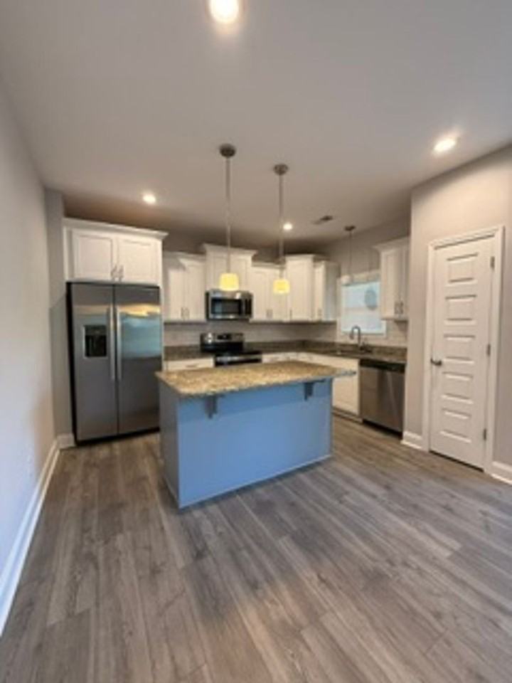 59 Greenview St - Photo 7 of 23