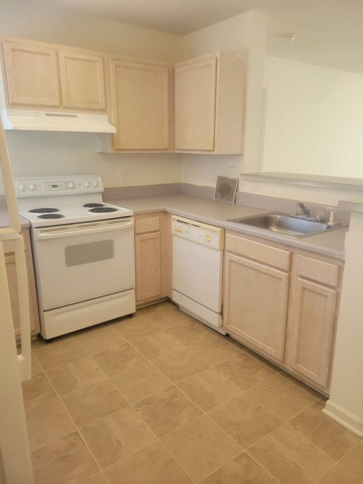 3730 Pardue Woods Pl - Photo 2 of 8