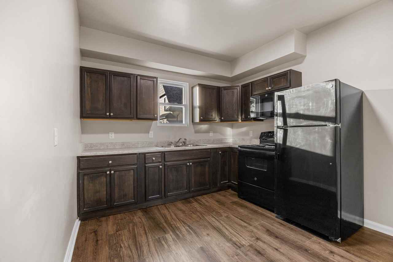 3rd St Flats - Photo 2 of 24