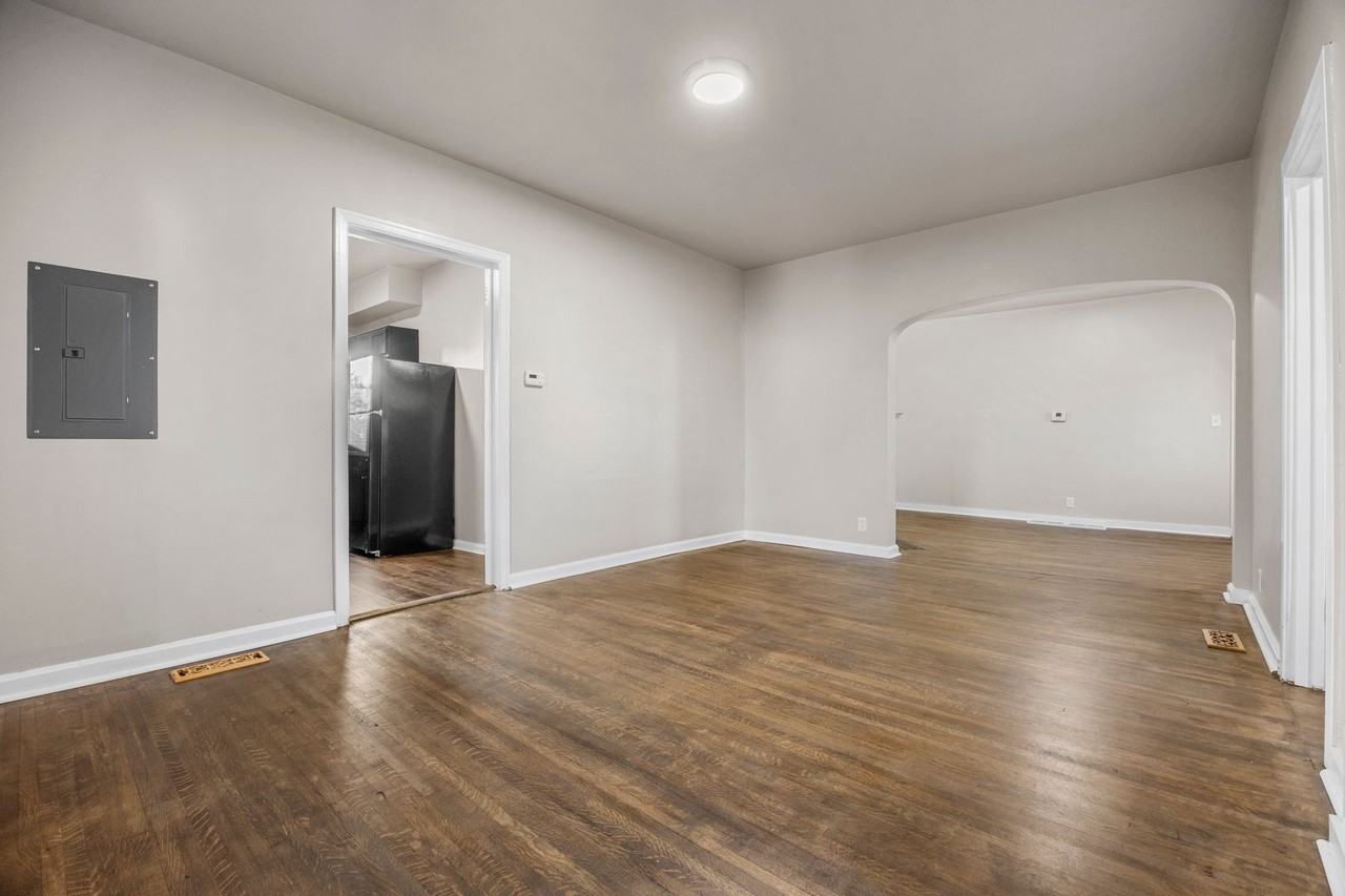 3rd St Flats - Photo 7 of 24