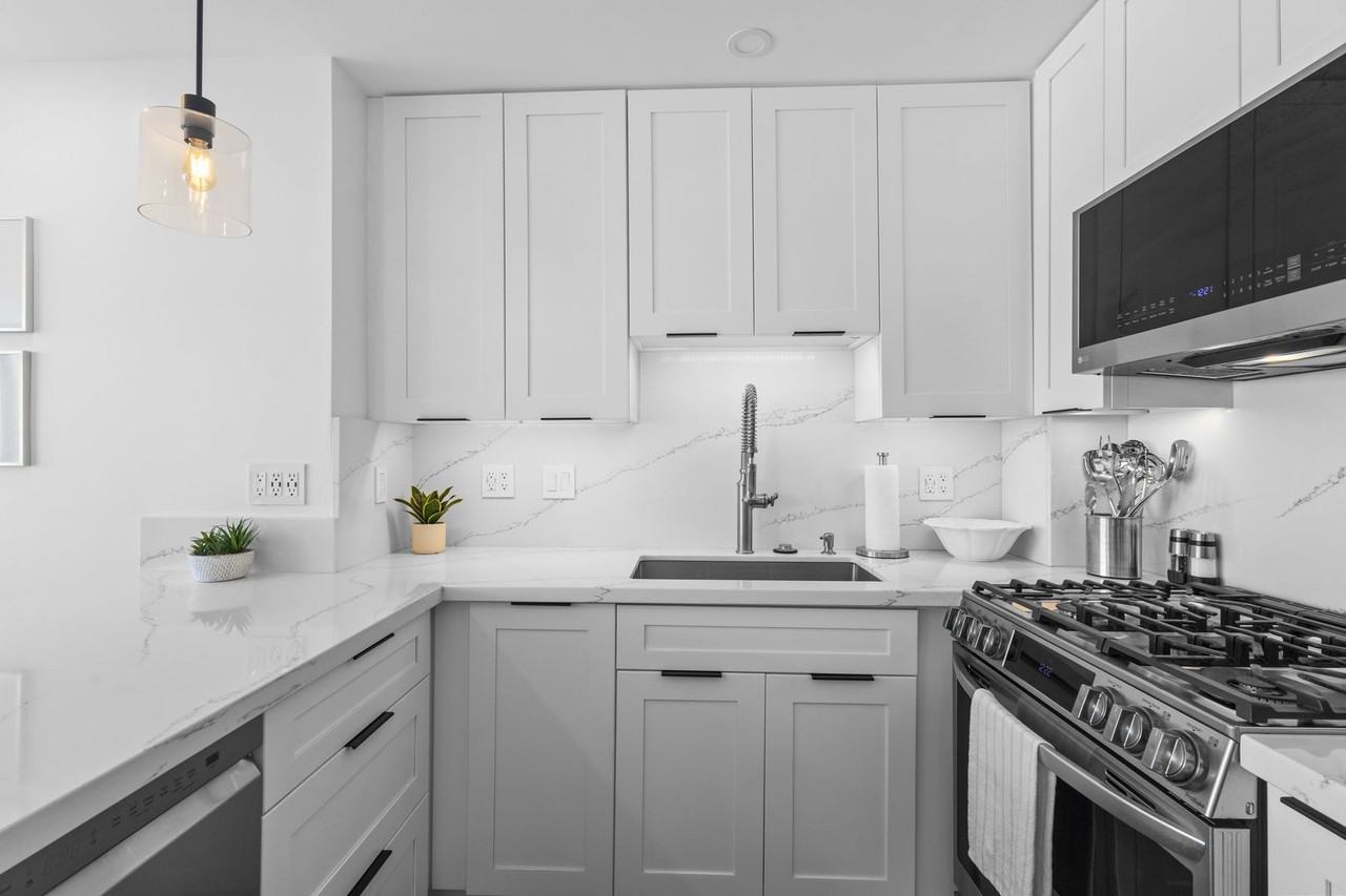 430 Lewers St - Photo 7 of 21
