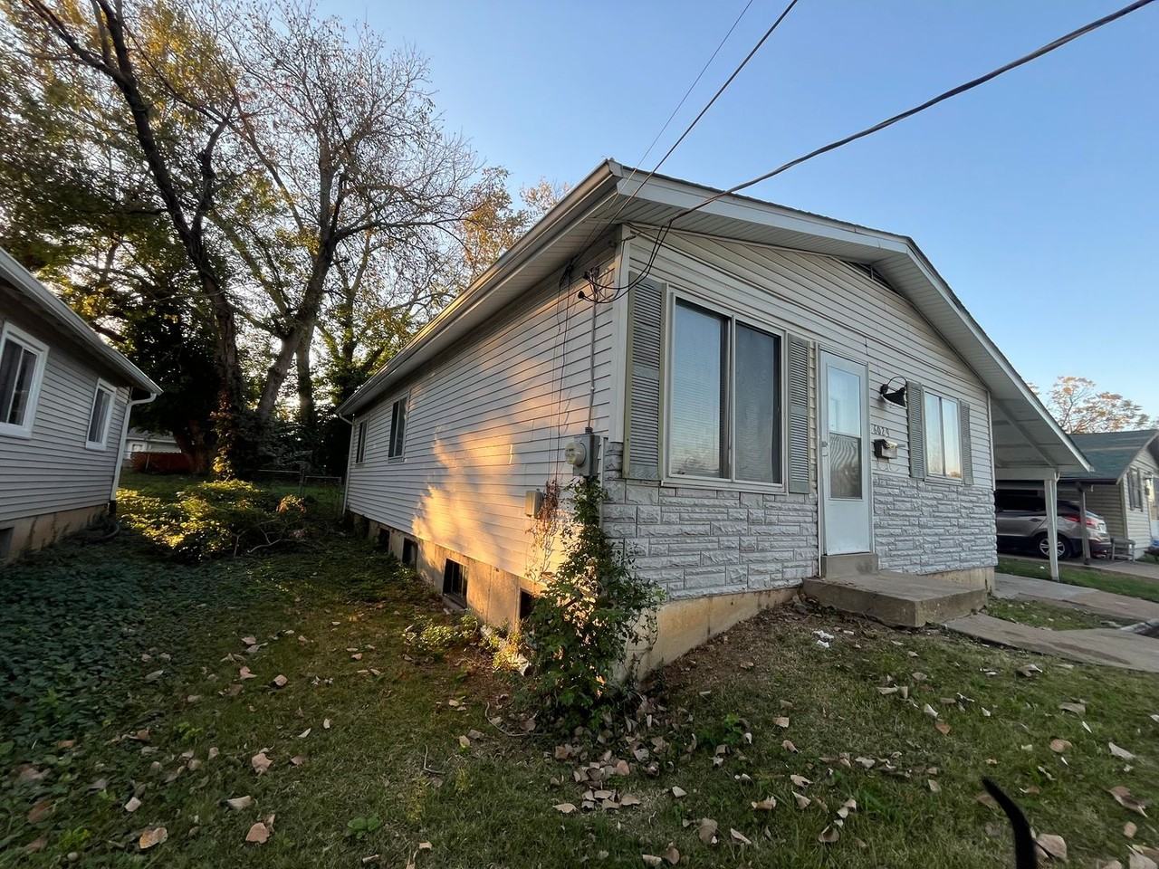 6029 Washington Ave - Photo 2 of 23