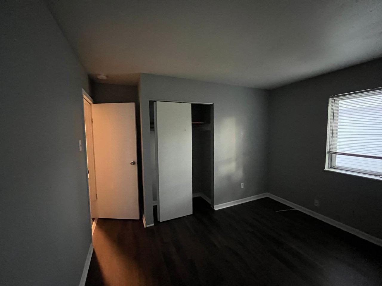 6029 Washington Ave - Photo 3 of 23