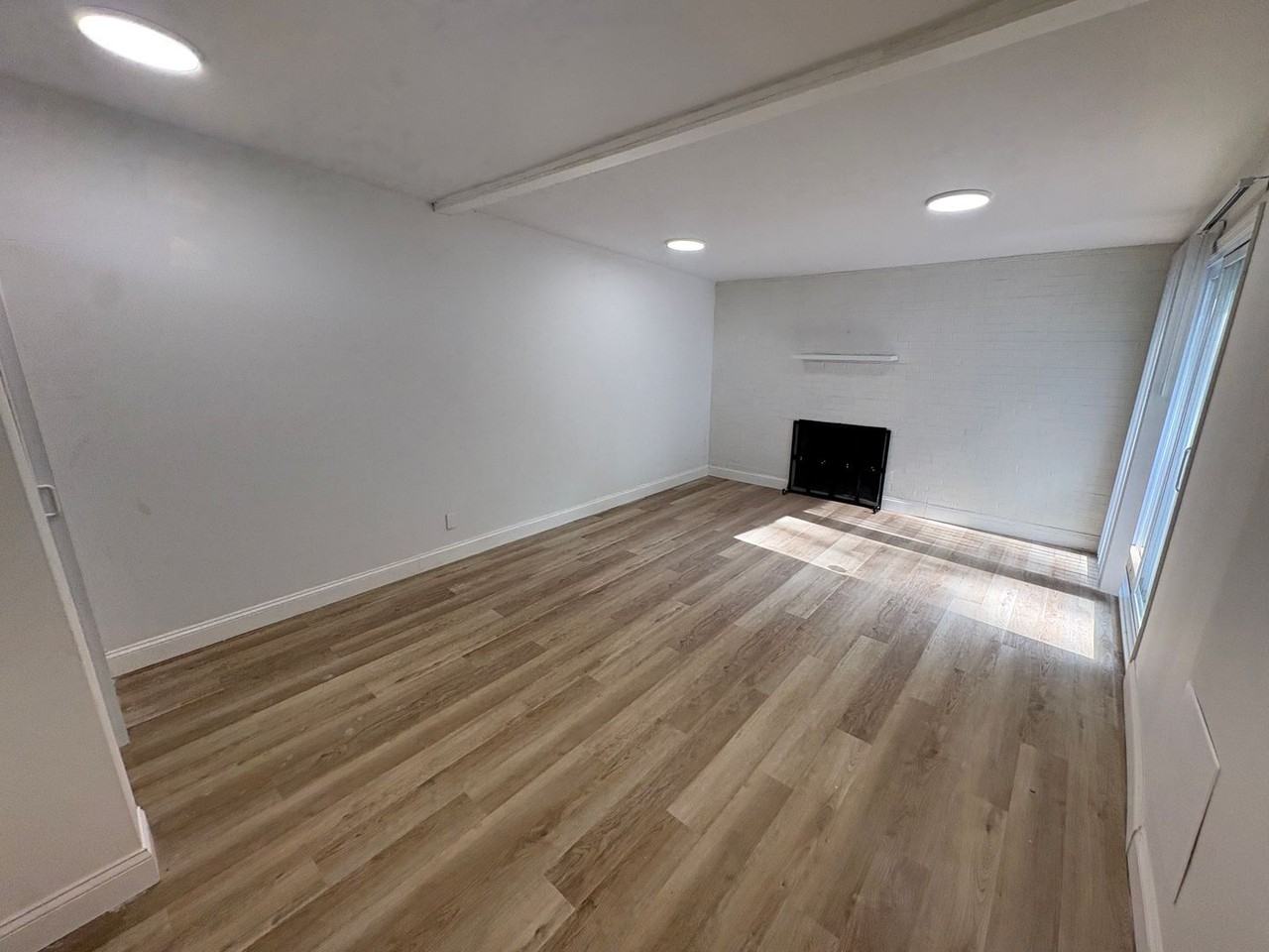 8300 Pepperidge Dr - Photo 3 of 9