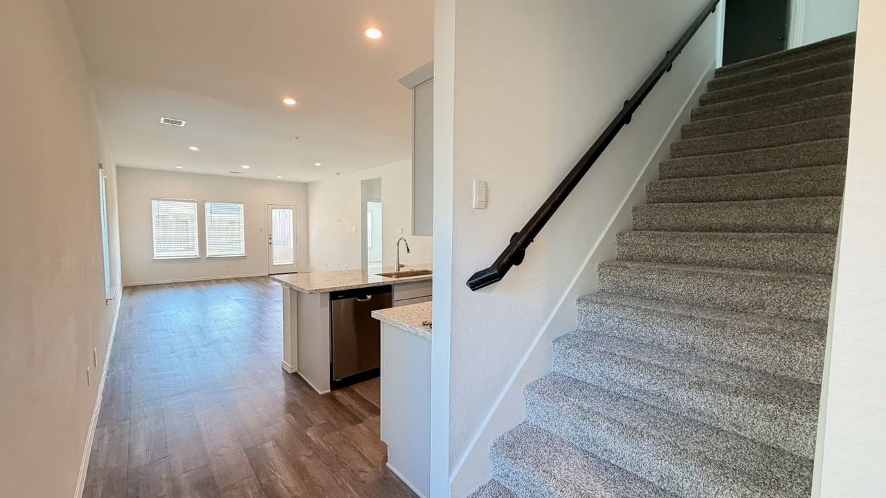 5742 Indigo Ridge Ct - Photo 7 of 31