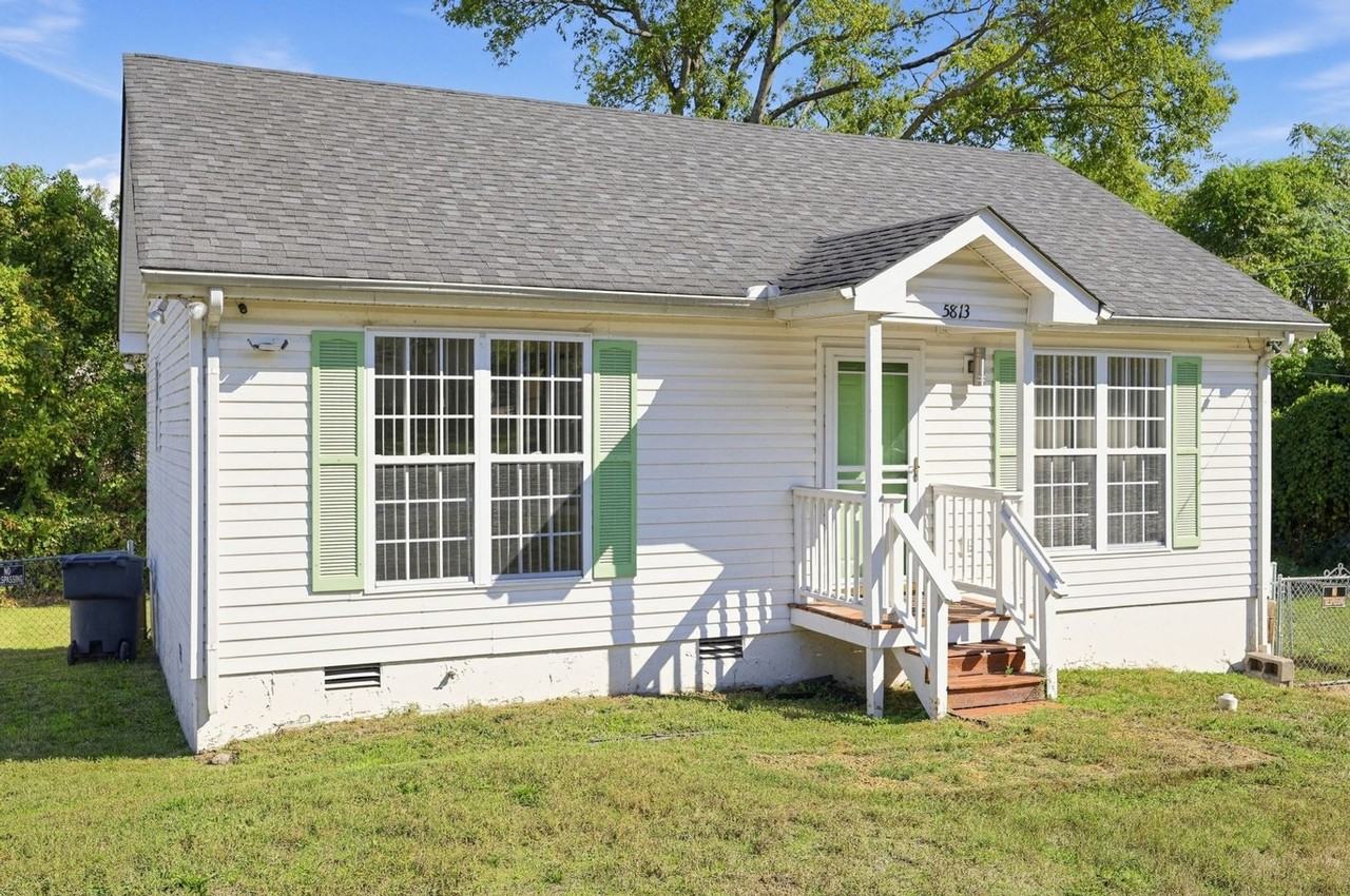 5813 Mackie Pl - Photo 2 of 12