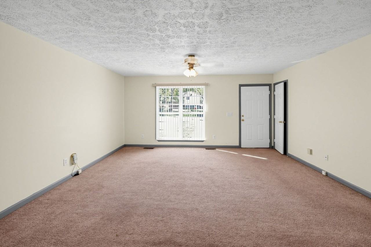 5813 Mackie Pl - Photo 3 of 12