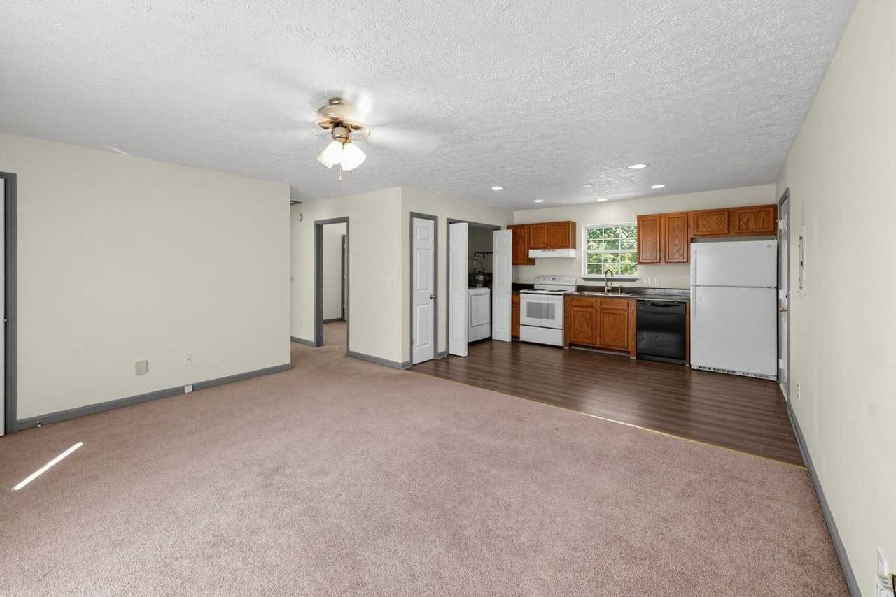 5813 Mackie Pl - Photo 4 of 12