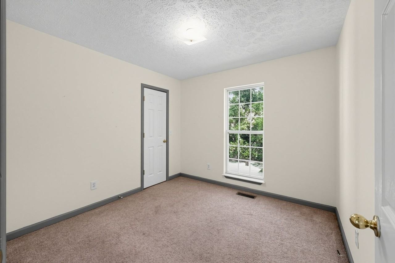 5813 Mackie Pl - Photo 6 of 12