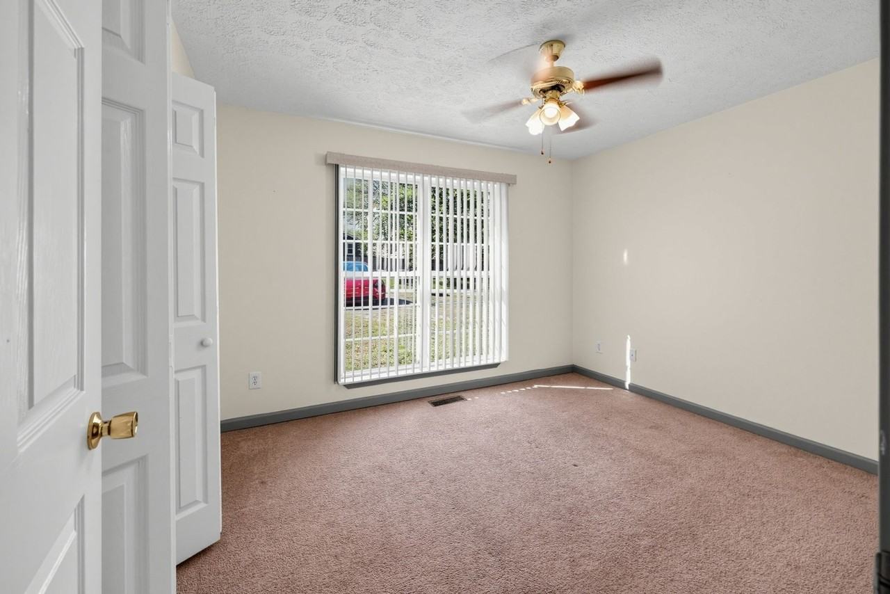 5813 Mackie Pl - Photo 7 of 12