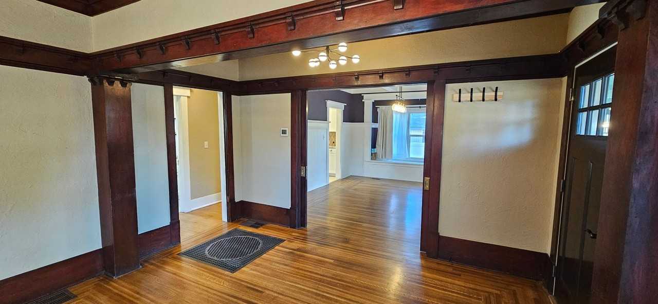 1215 E Montgomery Ave - Photo 3 of 20