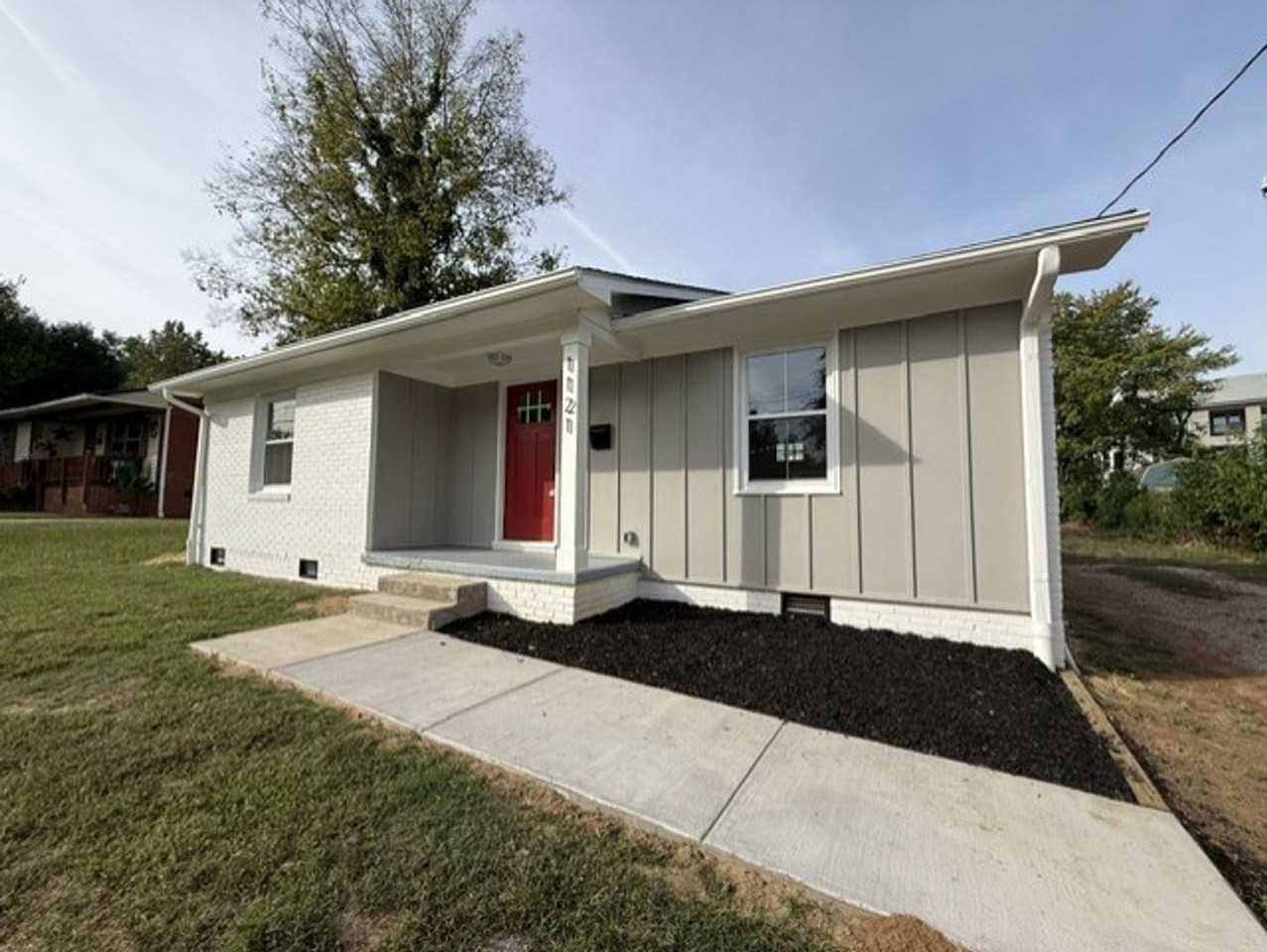 1121 Brighton Rd - Photo 2 of 11