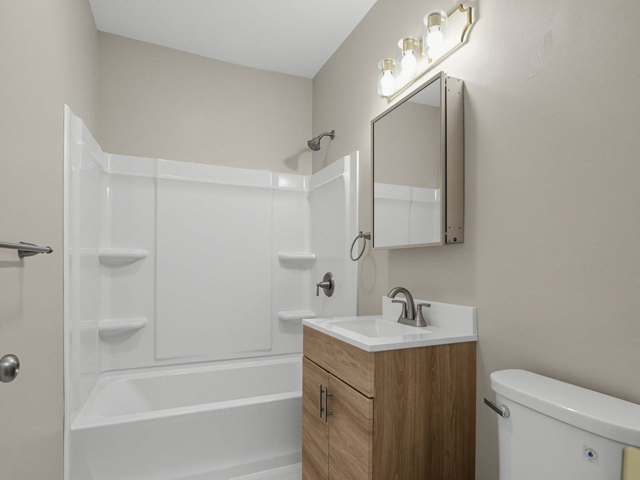 10 Cottage St - Photo 2 of 11