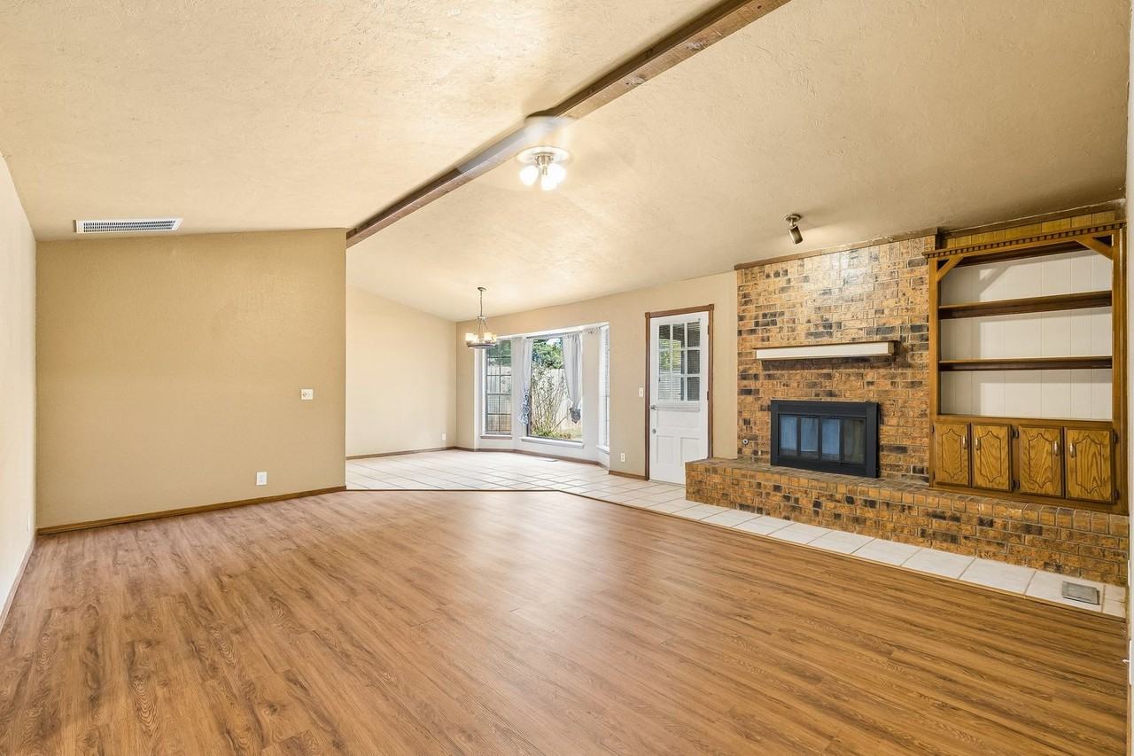 1304 S Aries Rd - Photo 2 of 16