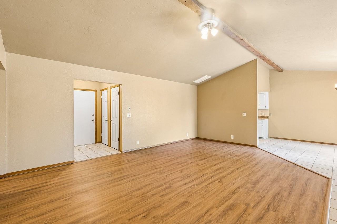 1304 S Aries Rd - Photo 3 of 16