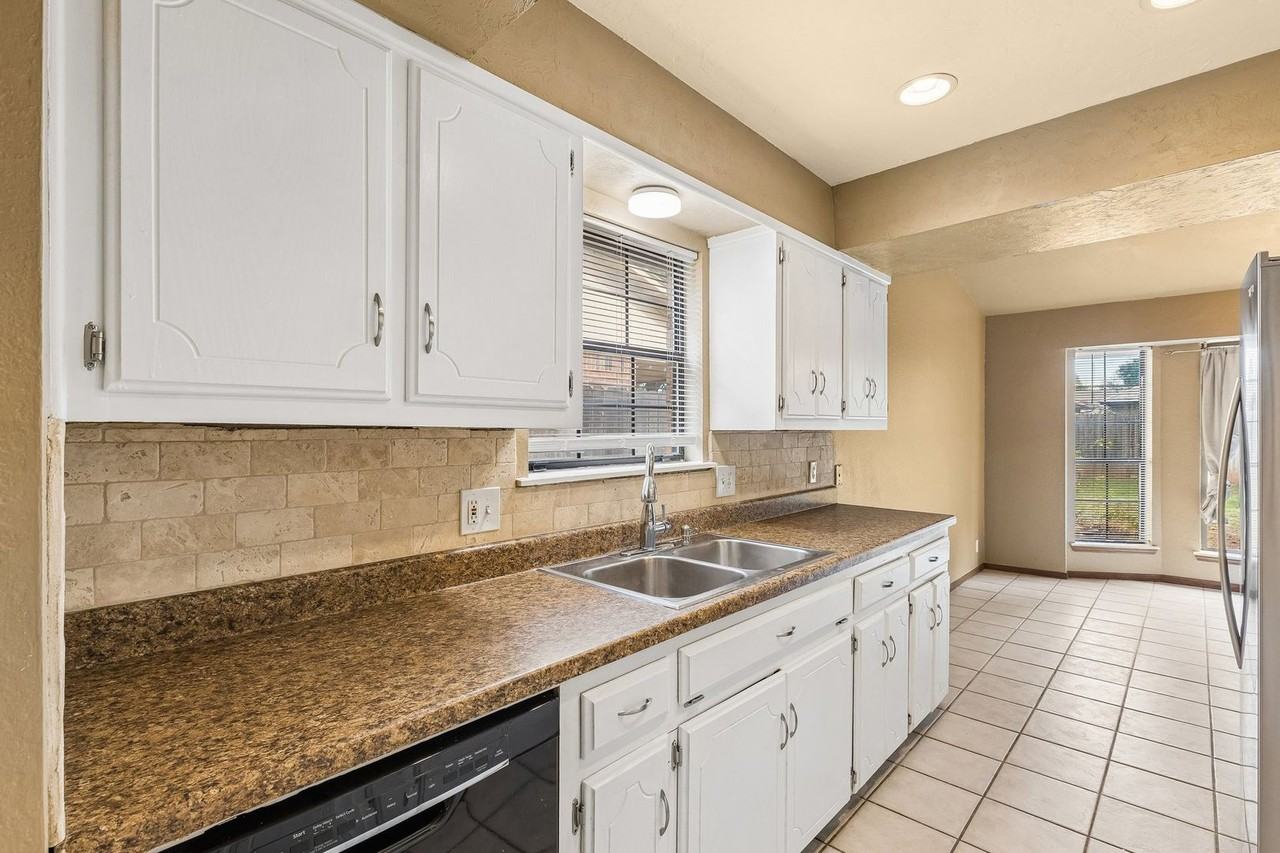 1304 S Aries Rd - Photo 4 of 16