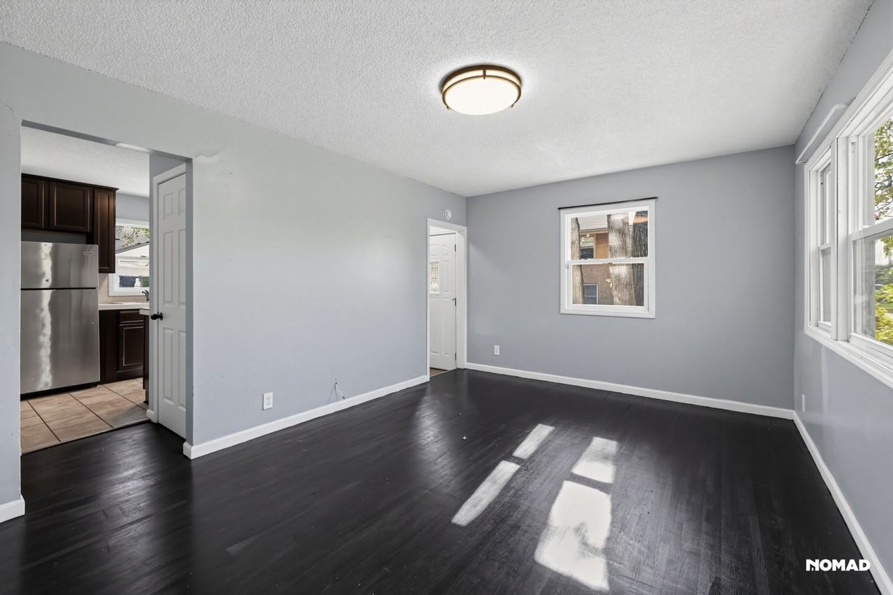 5149 University Ave Ne - Photo 7 of 32