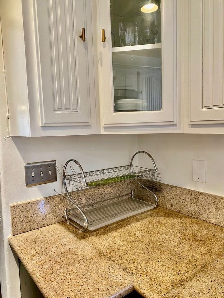 1936 S Palm Grove Ave - Photo 6 of 26