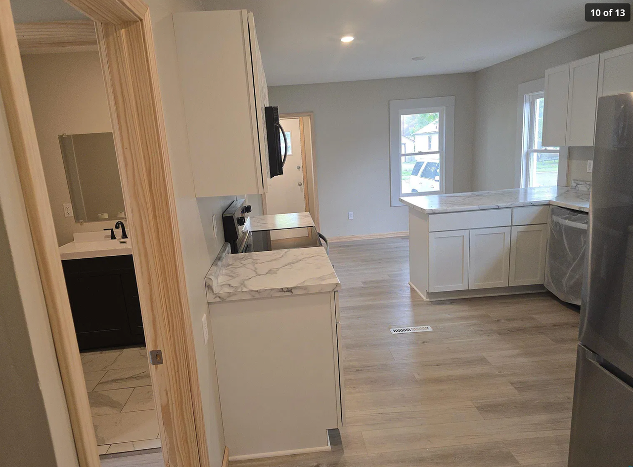 337 21st St - Photo 6 of 7