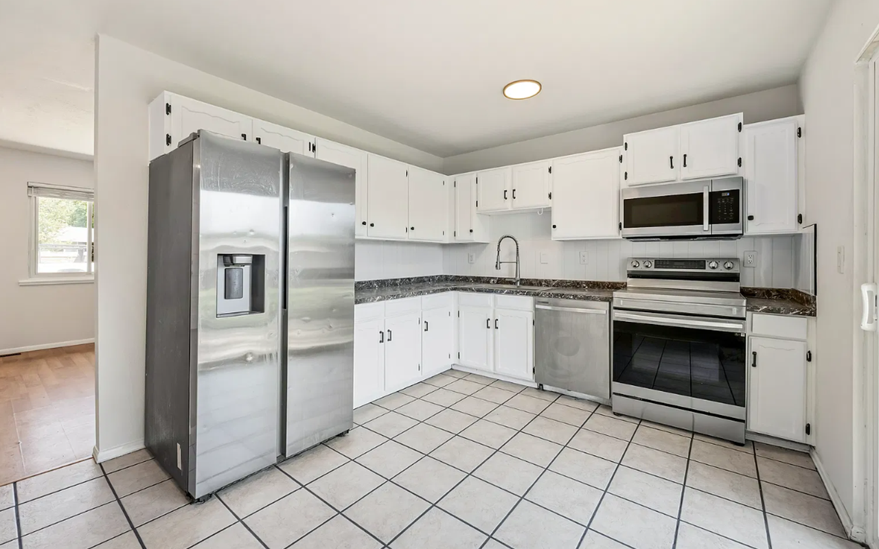 1116 Pandora Ct - Photo 2 of 4