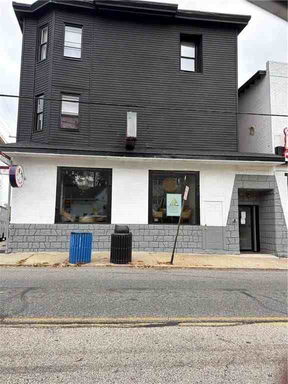 651 Admiral St ##3
