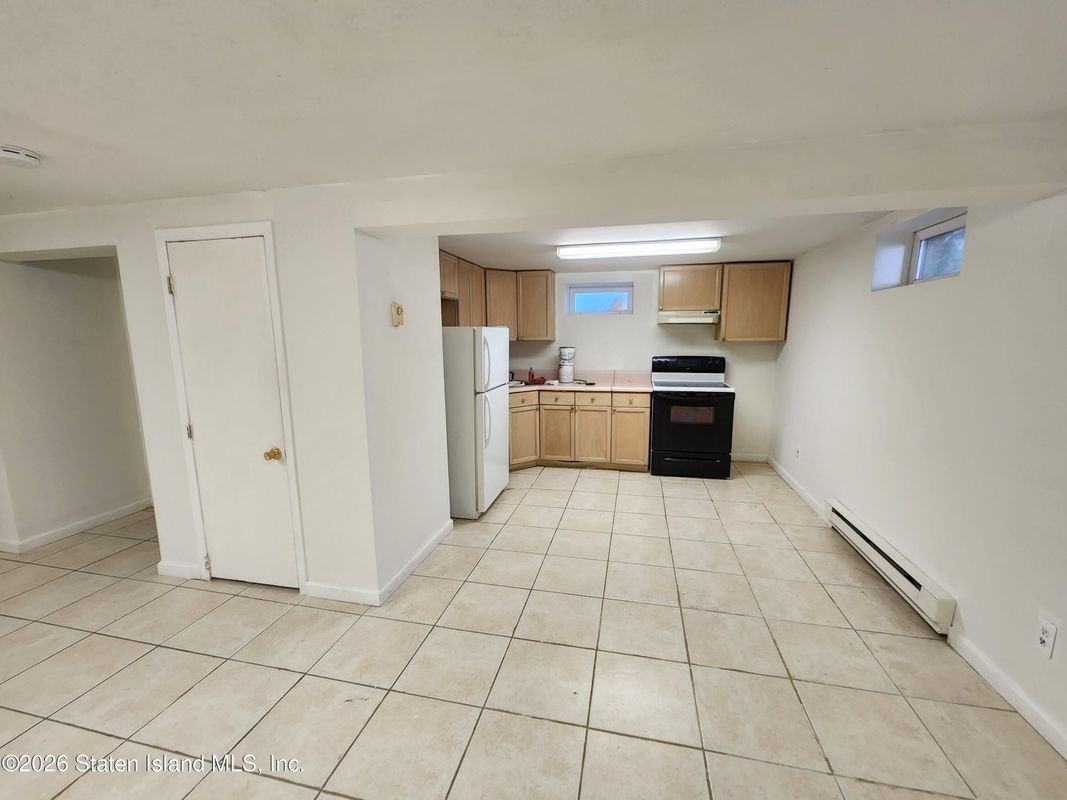 104 Acacia Ave - Photo 3 of 9