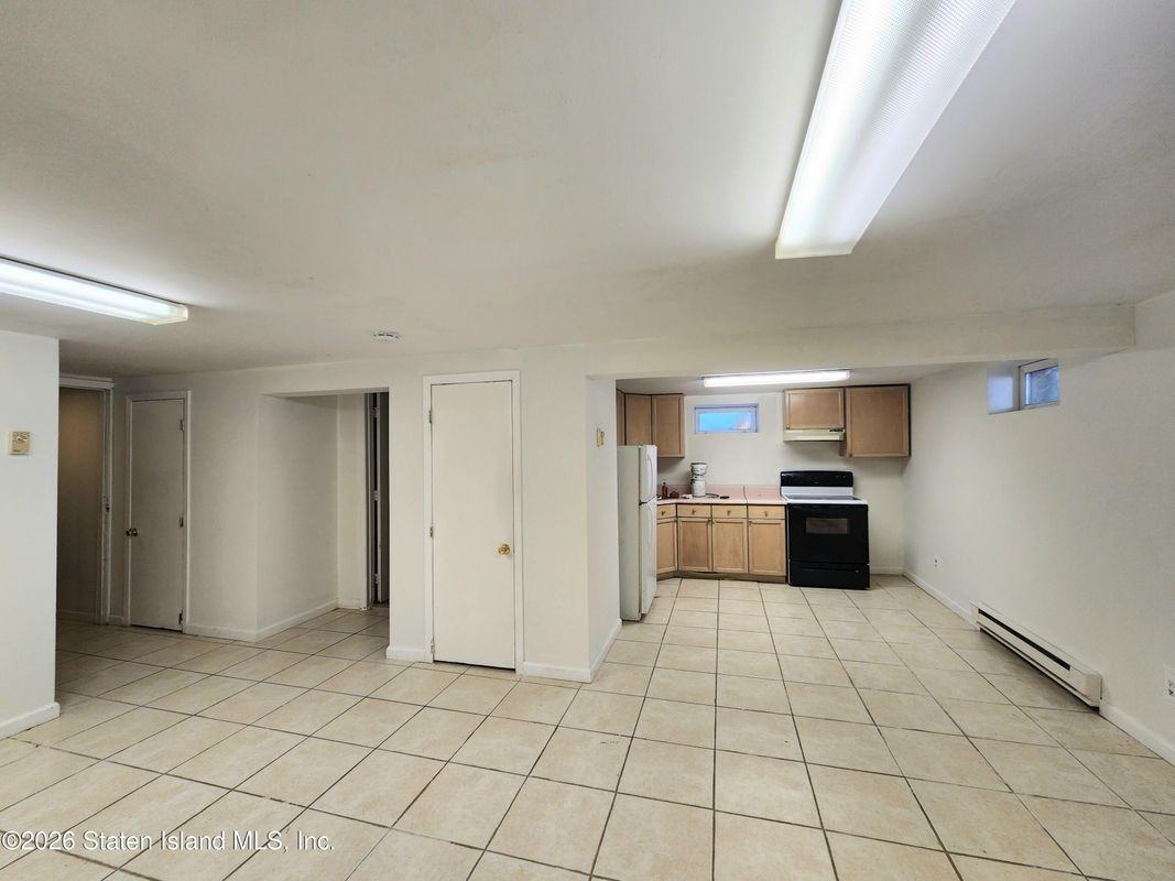 104 Acacia Ave - Photo 4 of 9
