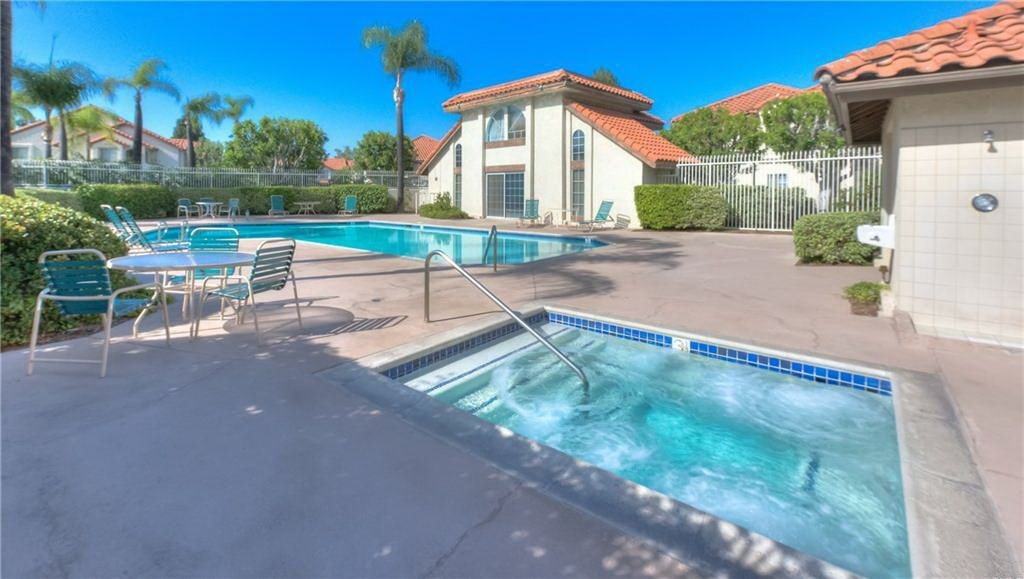 26155 Sanz - Photo 4 of 11