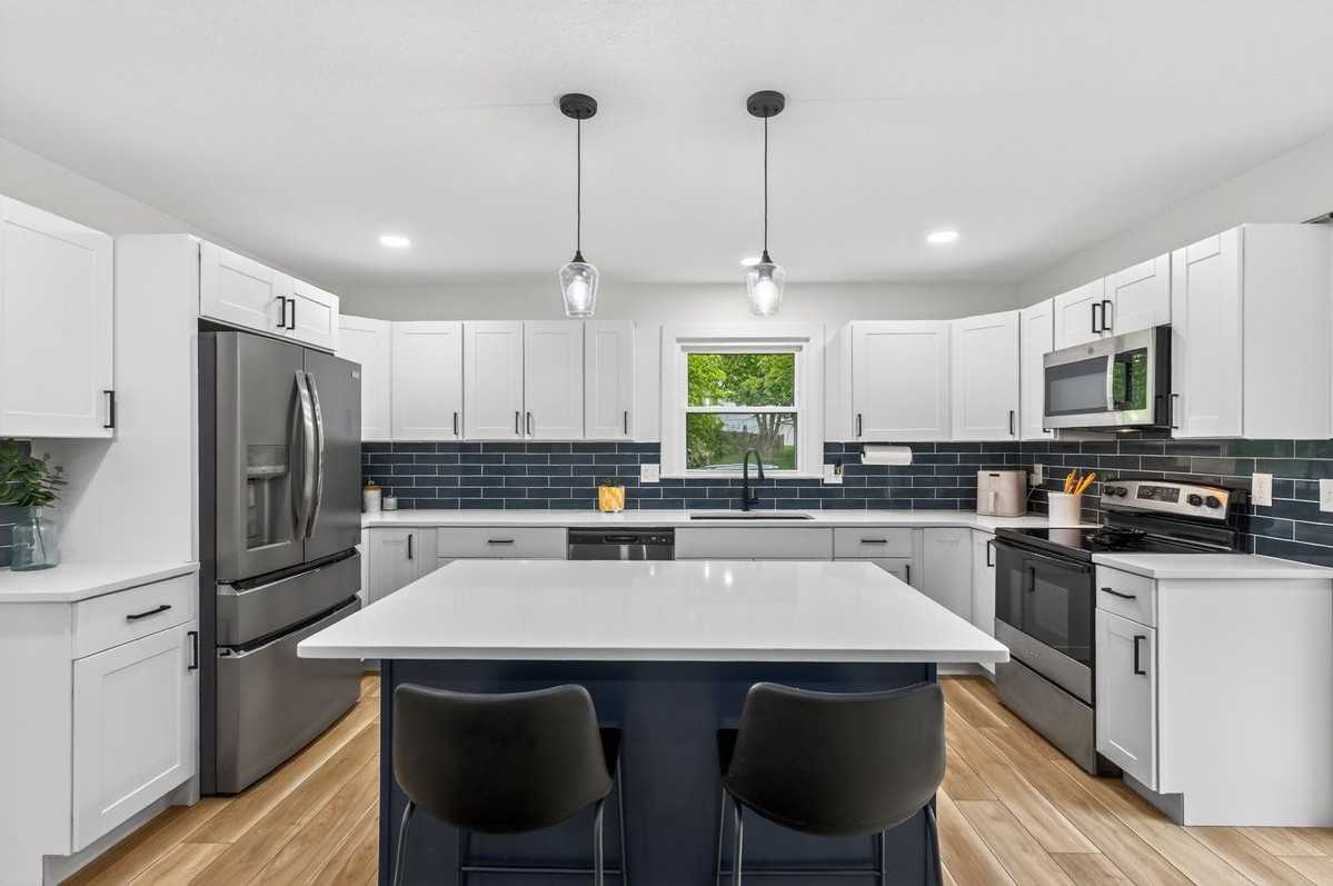 6725 N Saint Clair Ave - Photo 5 of 25