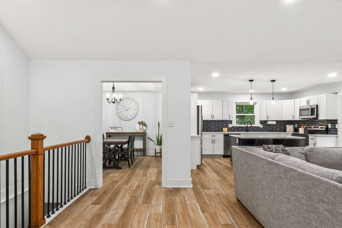 6725 N Saint Clair Ave - Photo 7 of 25