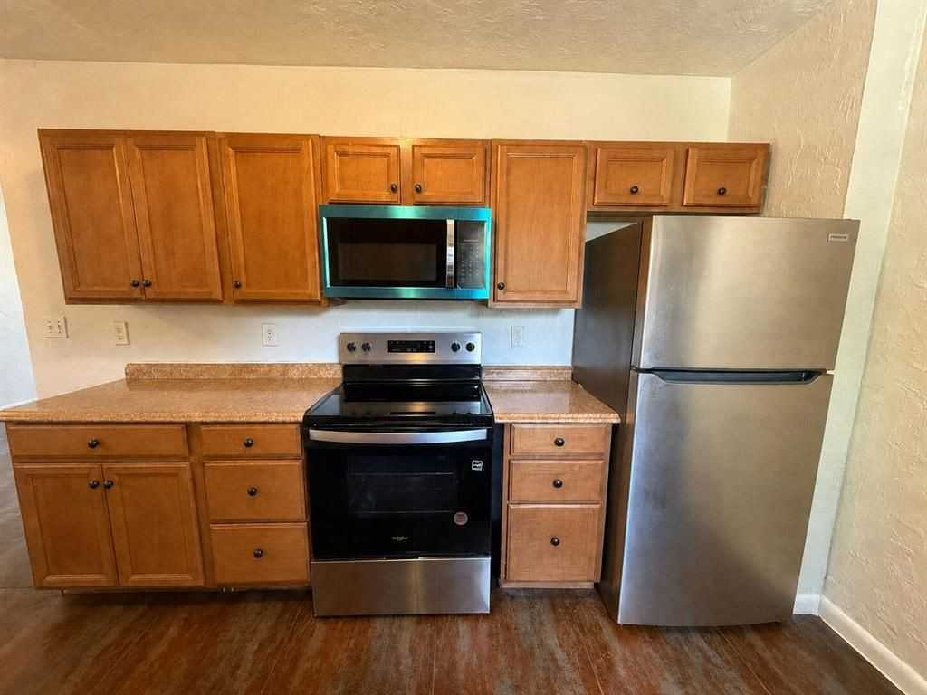 1642 Nw 13th St - Photo 3 of 9