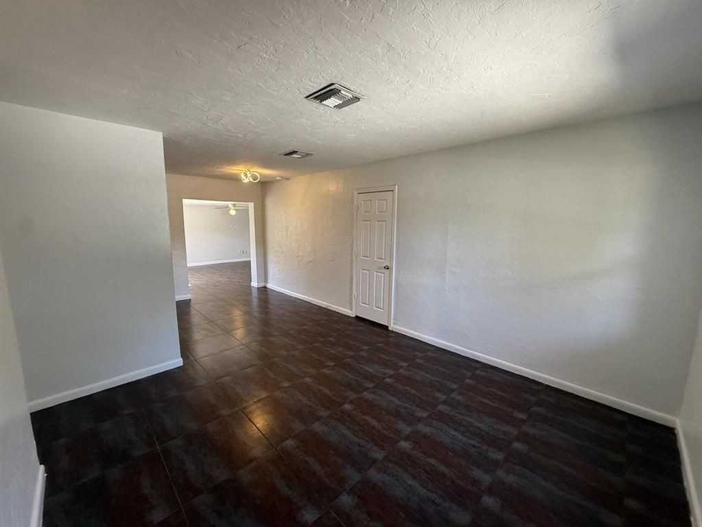 1642 Nw 13th St - Photo 7 of 9