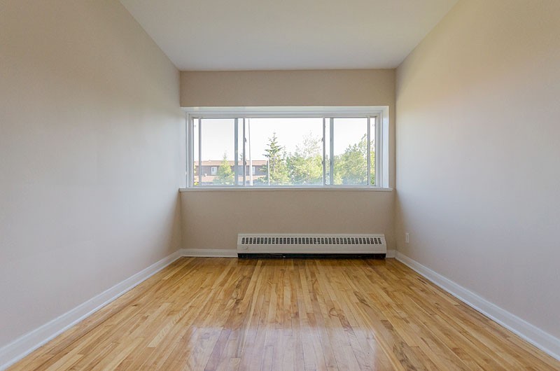236 Jogues Street - Photo 6 of 10